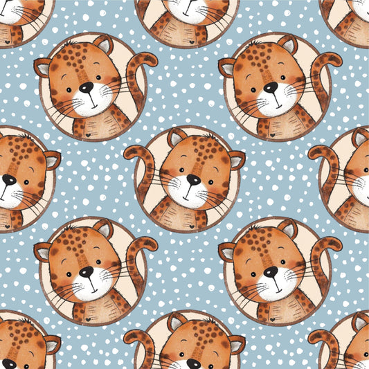 Leopardenstoff „Wild One“ mit ruhigem Leopardenmotiv und feinen Punkten auf blauem Hintergrund, Kinderstoff Design von Binschens Designs