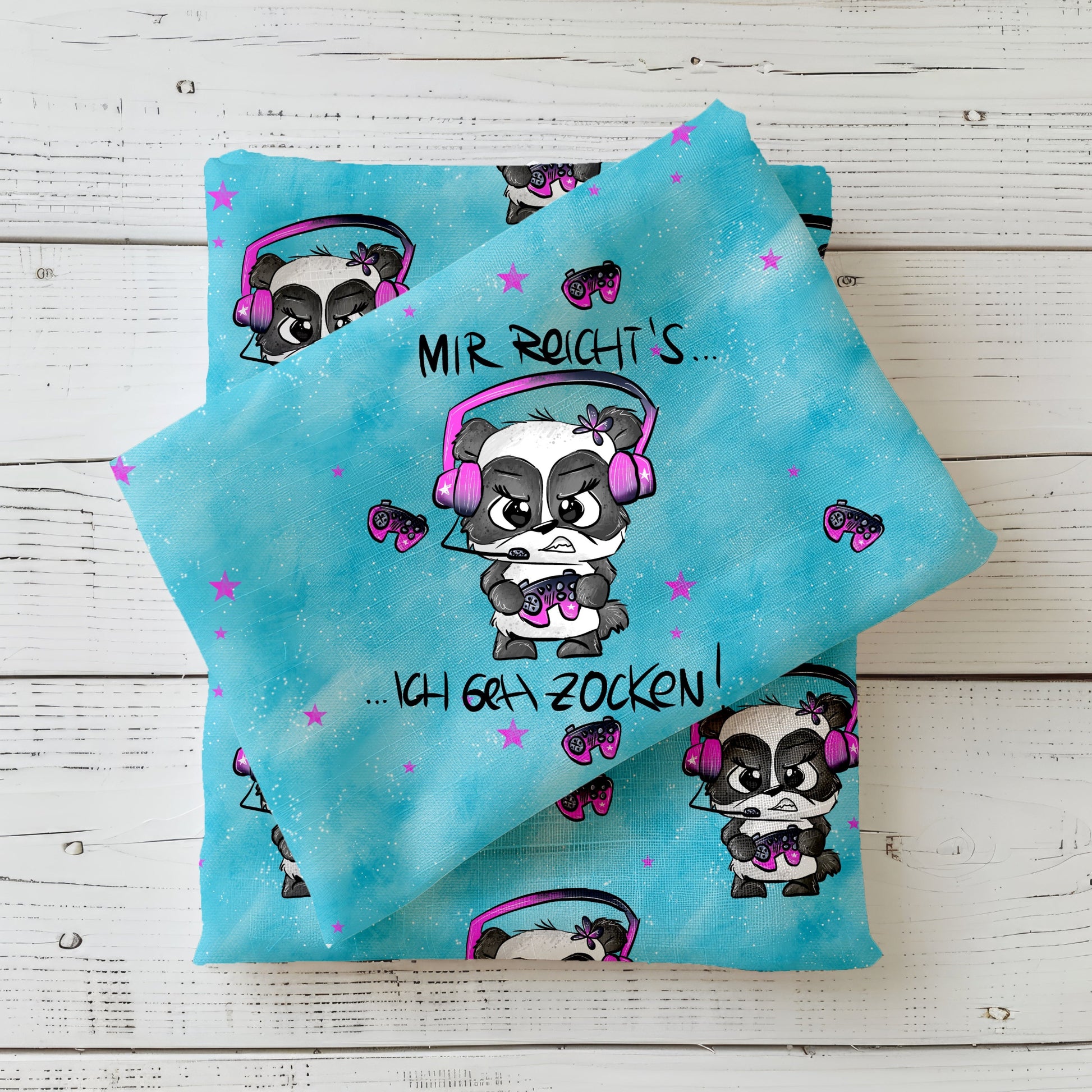 Gamer Panda Stoffpanel „Zockerpandi“ mit Spruch „Mir reicht’s… ich geh zocken!“ – Jersey & French Terry für Kinderkleidung.
